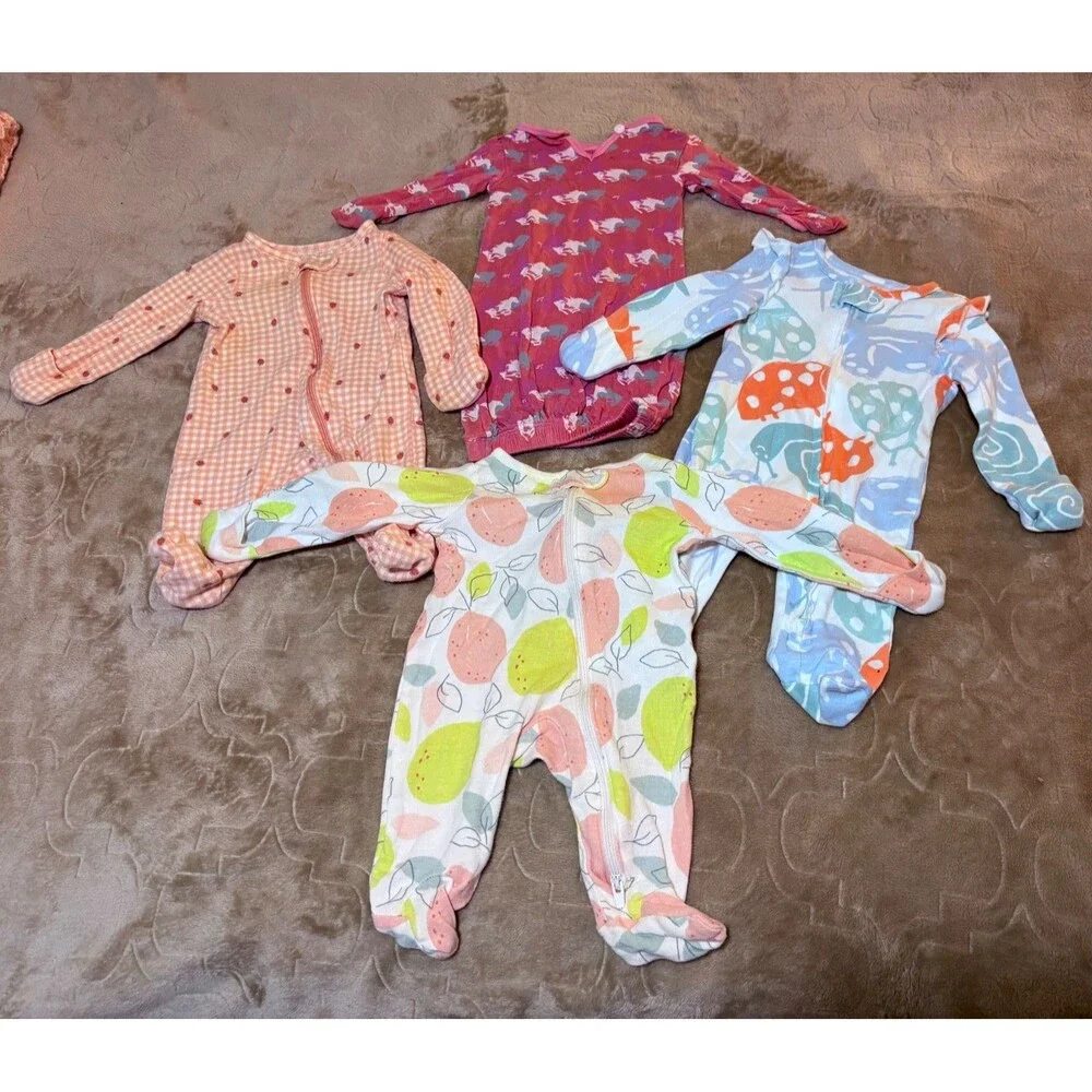 Newborn girl clothes bundle + extra